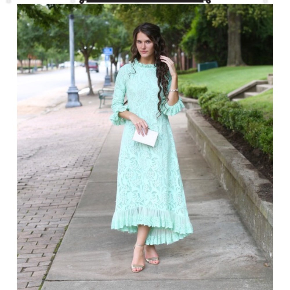 Dainty Jewell’s dress
